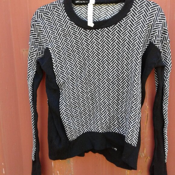 Lululemon Athletica Merino Wool Sweater Sz 1 - Picture 1 of 9